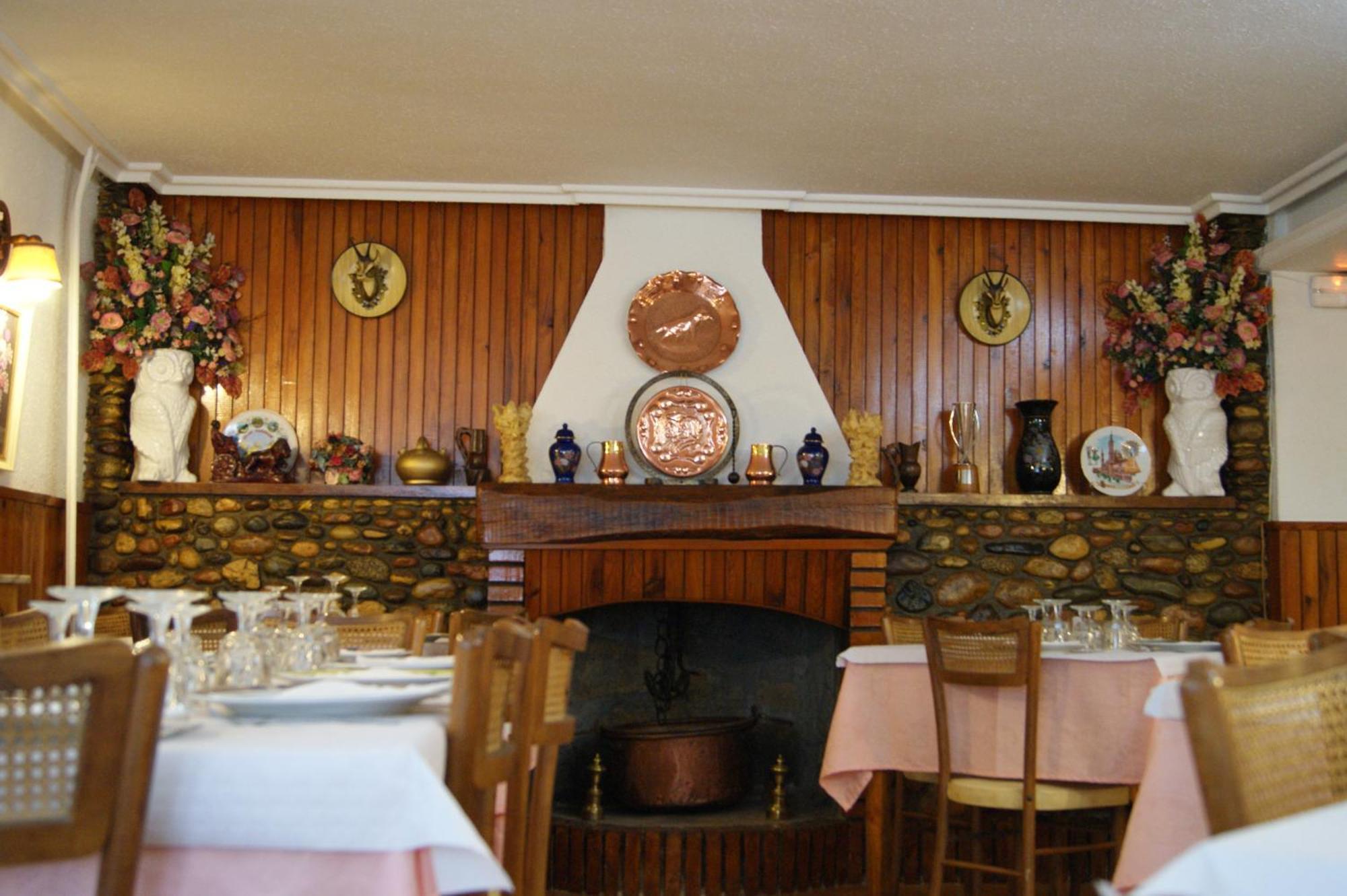 Hostal Pirineos Meliz Бьельса Экстерьер фото