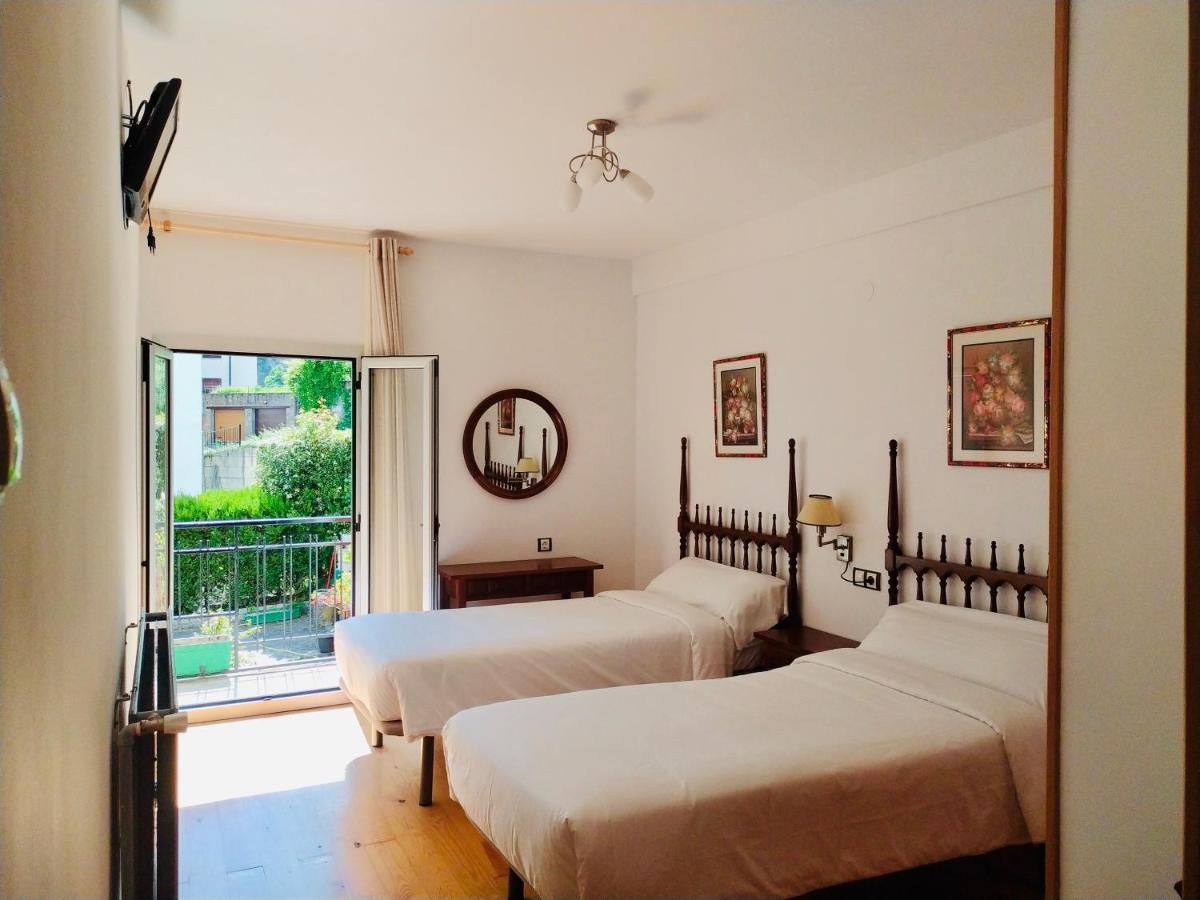 Hostal Pirineos Meliz Бьельса Экстерьер фото