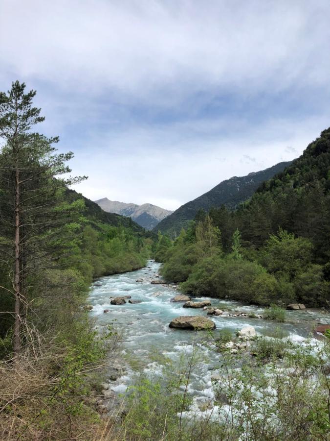 Hostal Pirineos Meliz Бьельса Экстерьер фото