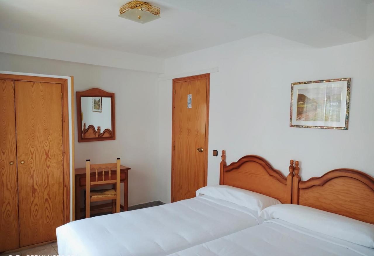 Hostal Pirineos Meliz Бьельса Экстерьер фото